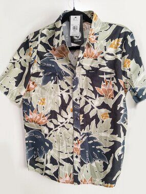 NWT Volcom Warbler Short Sleeve Shirt Size Small Hawaiian Short Sleeve Summer